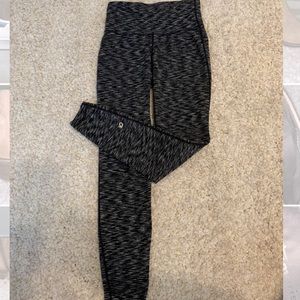gap fit black and white leggings
